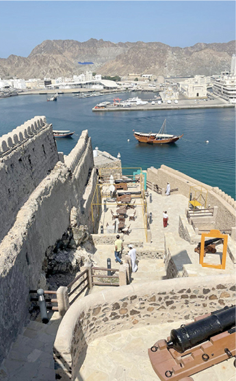 مسقط.. وجهة سياحية طبيعية وثقافية فريدة
