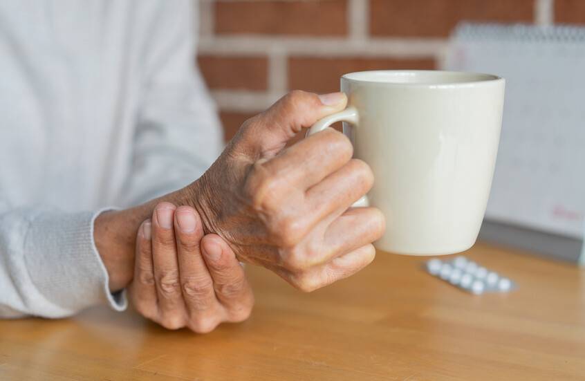 اكتشاف آلية لتلف الخلايا العصبية تحل لغز باركنسون