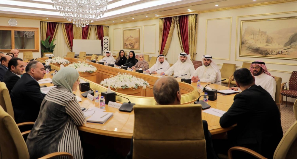 وفد من "أمانة الشورى" يقوم بجولة استطلاعية إلى مجلسي الأعيان والنواب بالأردن