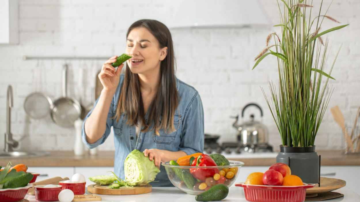 من الطعام إلى الراحة.. كيف تحافظ على صحتك بثلاث خطوات؟