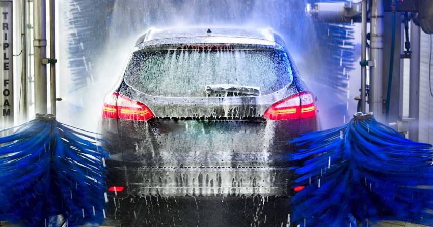 بخدوش غير مرئية.. المغاسل الآلية تهدد طلاء السيارات