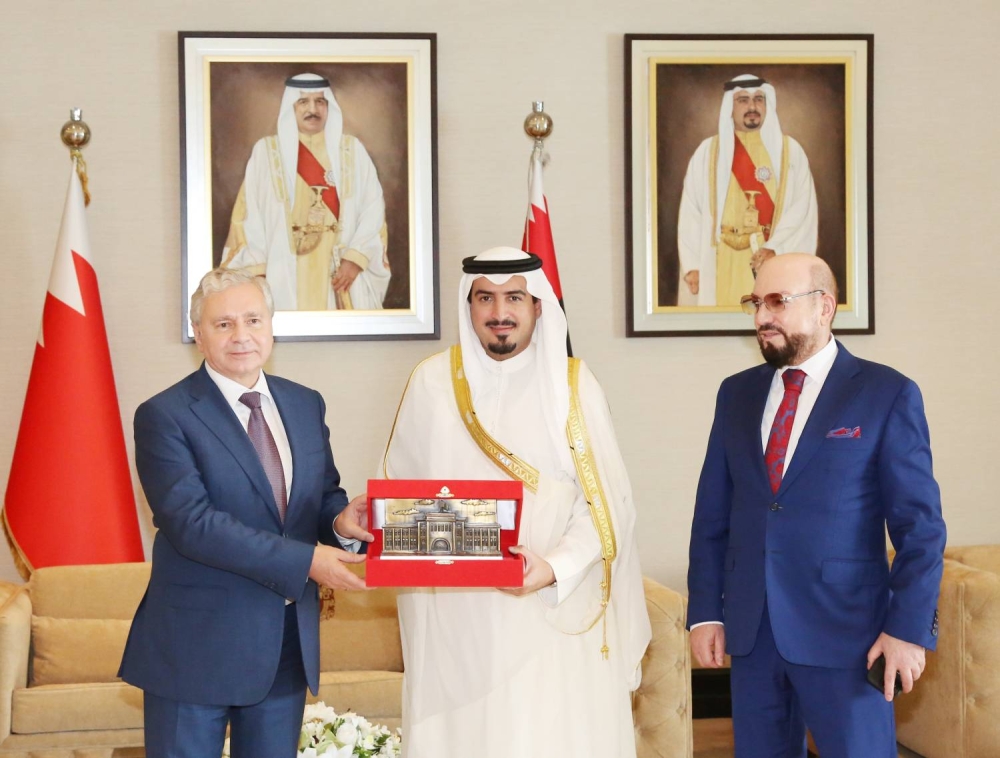 محافظ العاصمة يبحث التعاون مع رئيس العلاقات الدولية والاقتصاد الخارجي لموسكو