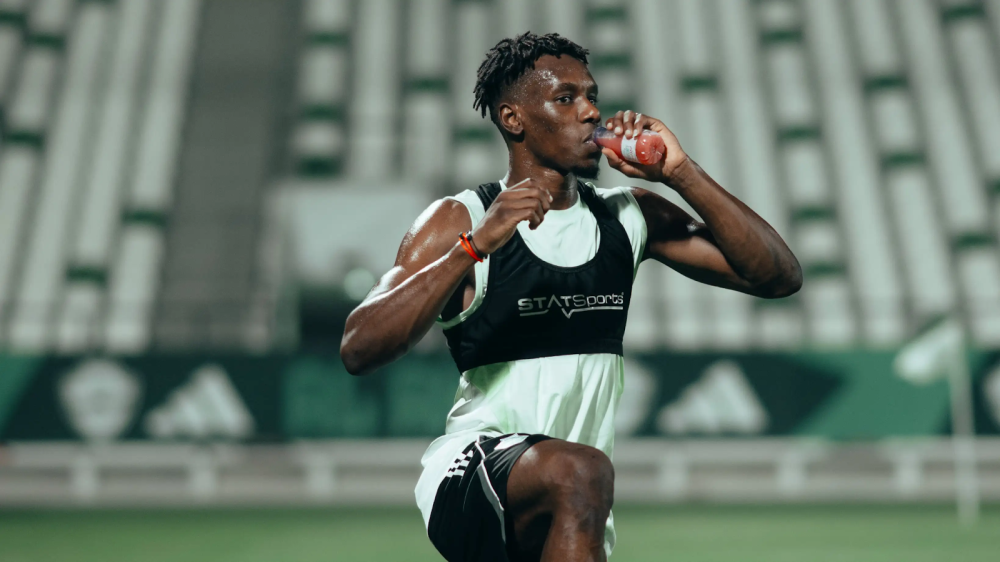 غياب محتمل لزكريا هوساوي نجم أهلي جدة ضد ناساف الأوزبكي بسبب الإصابة