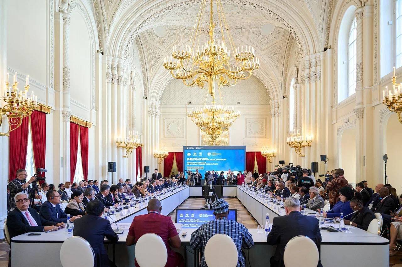 "الثقافة والآثار" تشارك في منتدى سانت بطرسبورغ الدولي للثقافات المتحدة في روسيا