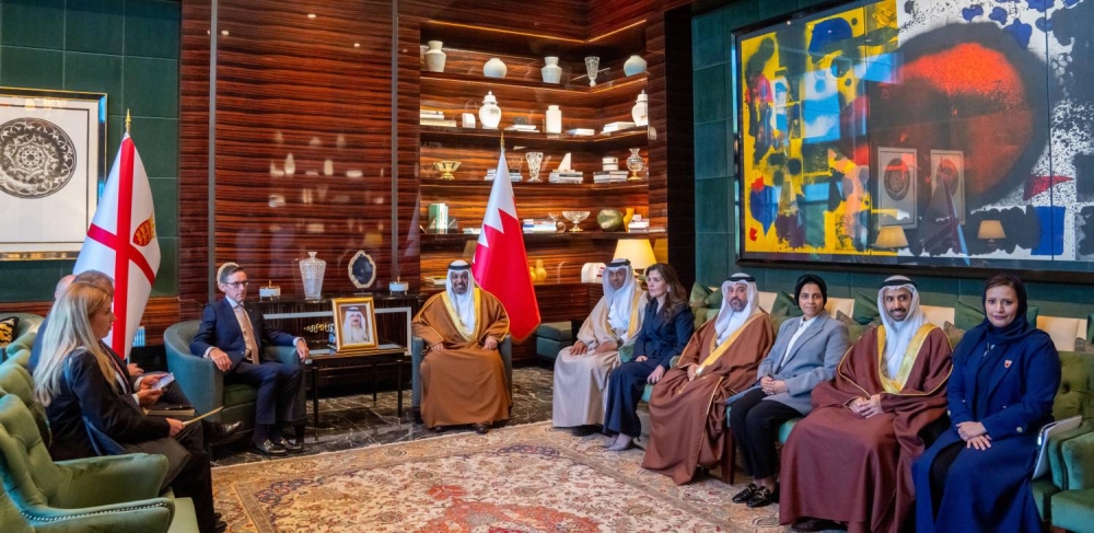 وزير المالية: مواصلة تعزيز الشراكة الاقتصادية والاستثمارية بين البحرين وجيرسي