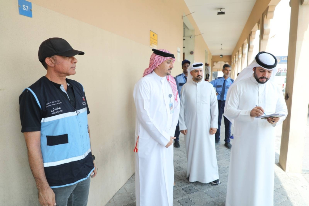 بلدية المنطقة الجنوبية تقوم بحملة شاملة للأمن والسلامة في السوق الشعبي