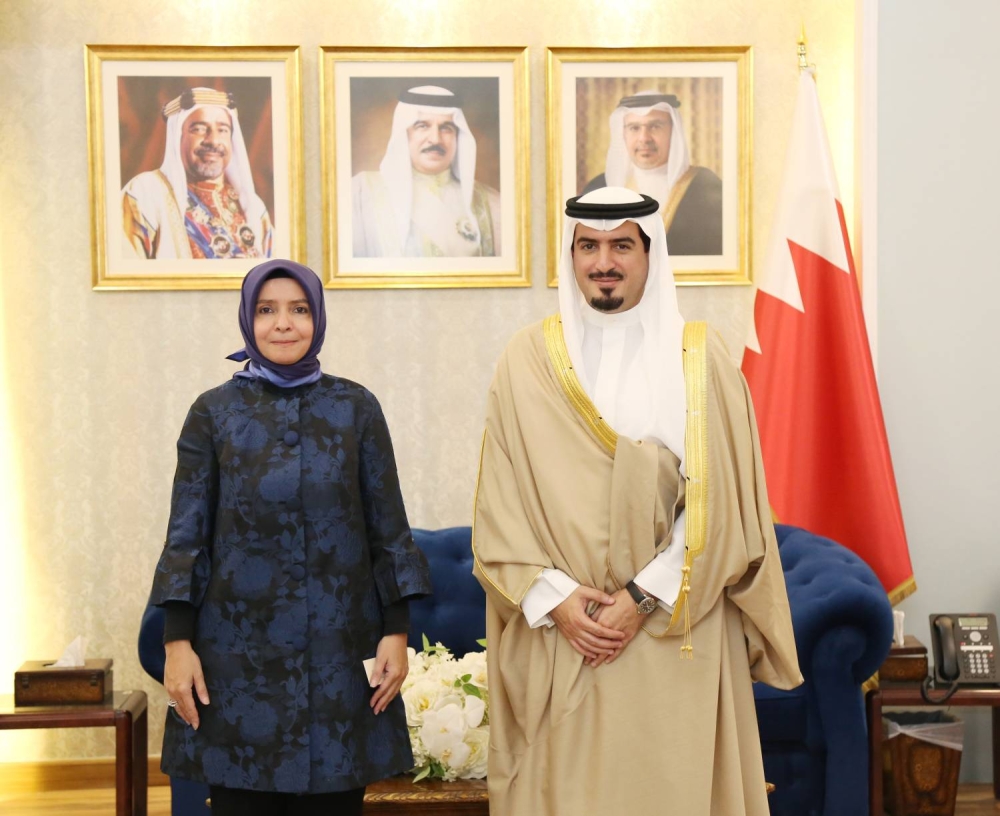 محافظ العاصمة يستقبل سفيرة الجمهورية التركية لدى مملكة البحرين