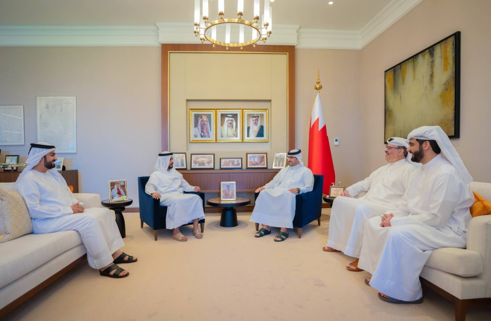 عيسى بن سلمان يستقبل سفير الإمارات لدى البحرين