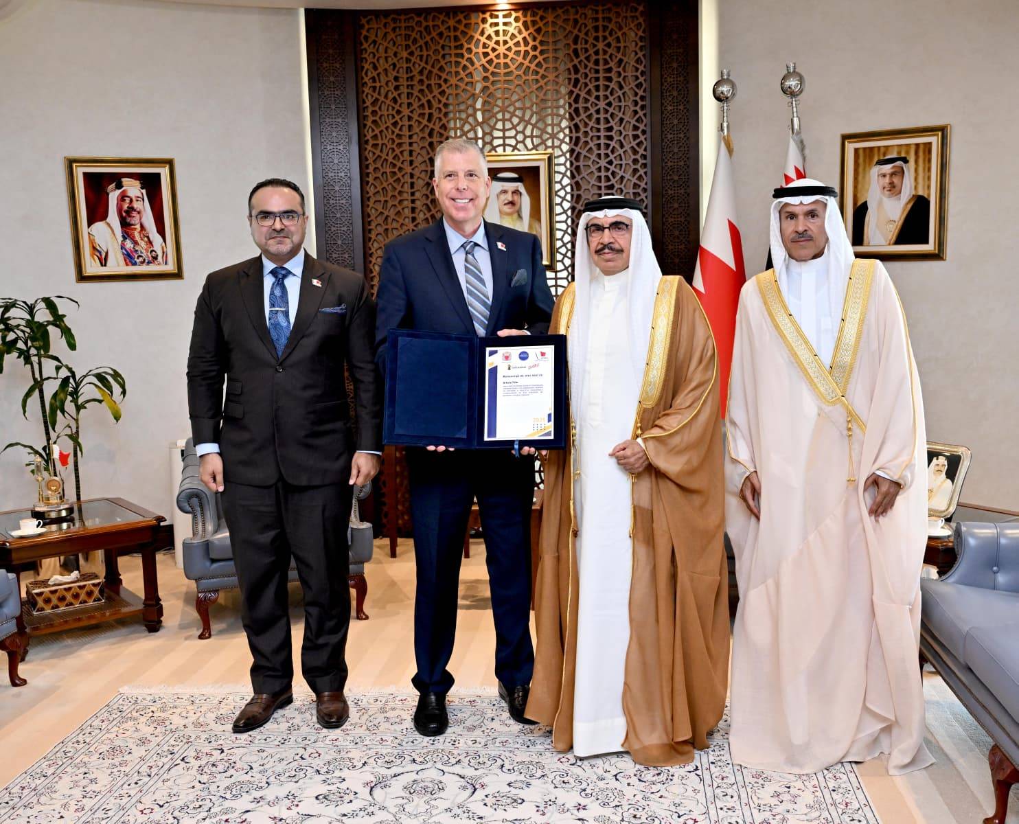 وزير الداخلية يستقبل رئيس وفد جامعة شمال كارولينا الأمريكية