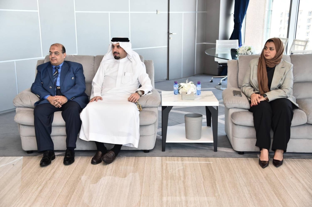 رئيس تحرير "الوطن" يستقبل السفيرة التركية في البحرين