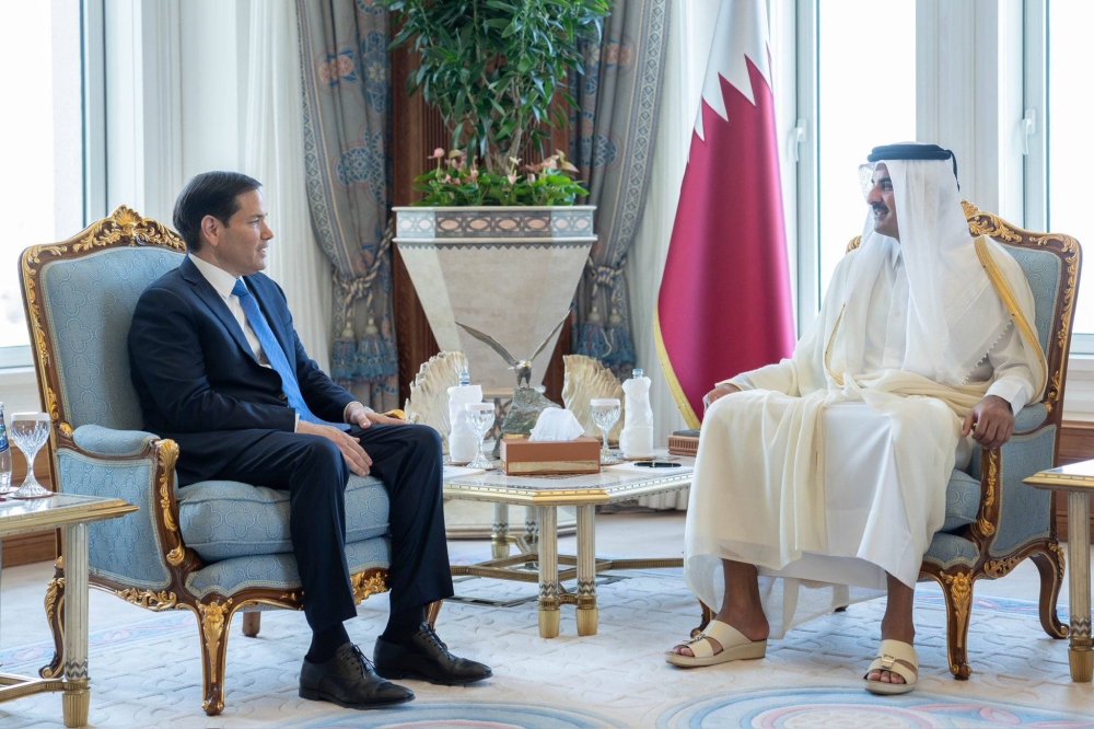 أمير قطر ووزير الخارجية الأمريكي يبحثان سبل تعزيز التعاون الاستراتيجي