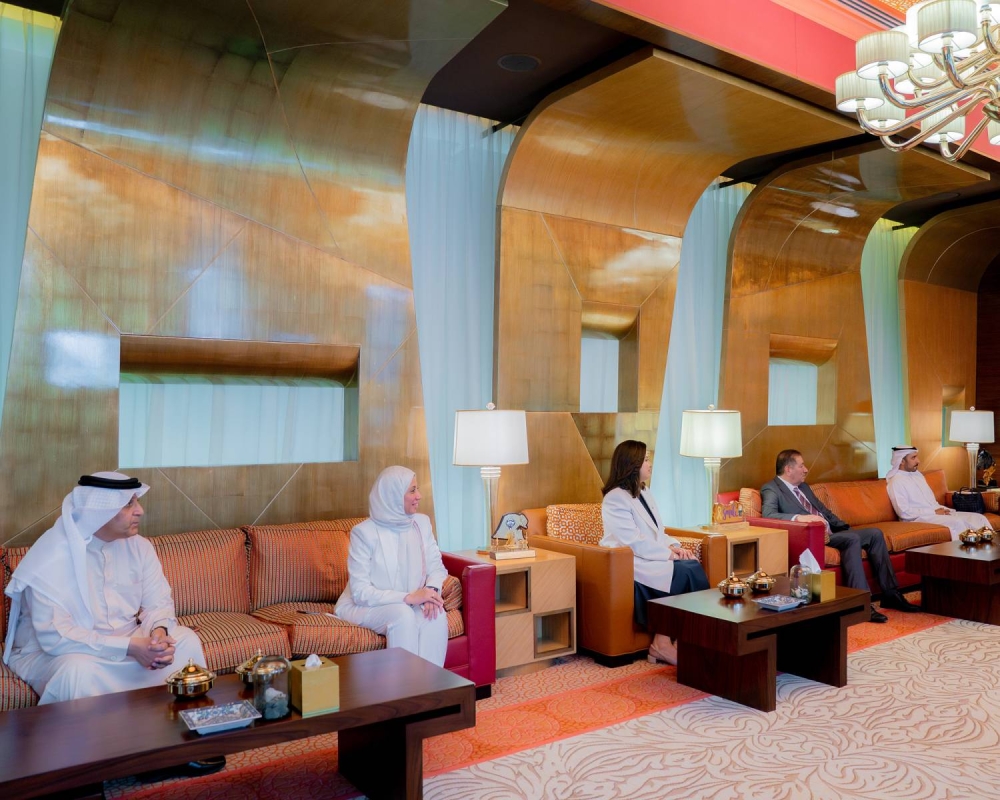 خالد بن حمد شهد التوقيع الهيئة العامة للرياضة توقع اتفاقية لبناء مبنى خدمات لنادي المعامير