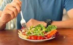 أكل صحي من غير دهون.. 6 طرق لتقليل استخدام الزيوت في الطهي