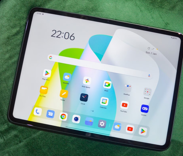بشاشة استثنائية وبطارية ضخمة.. هل يعد OnePlus Pad 3 التابلت المثالي في 2025؟