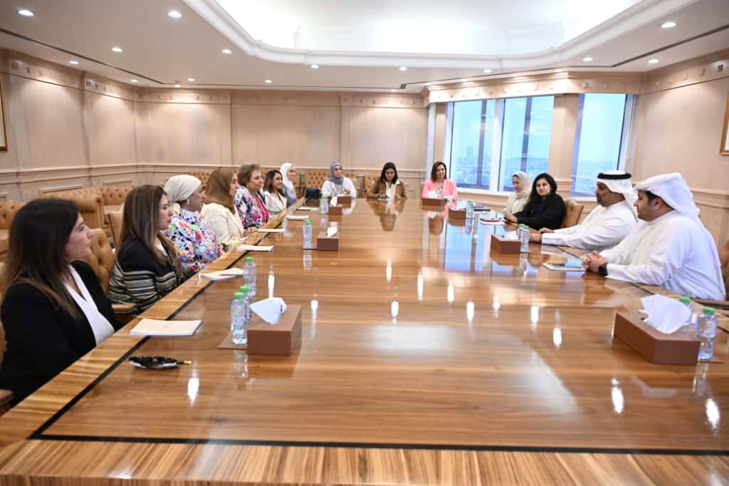 وزير المالية يلتقي مجلس إدارة جمعية سيدات الأعمال البحرينية