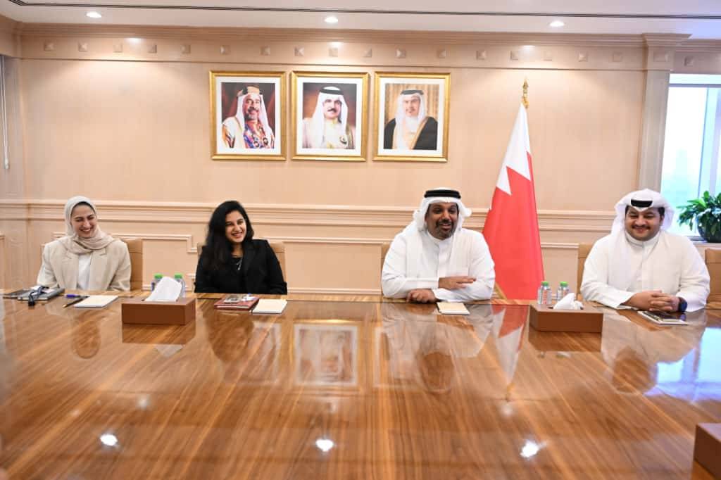 وزير المالية يلتقي مجلس إدارة جمعية سيدات الأعمال البحرينية