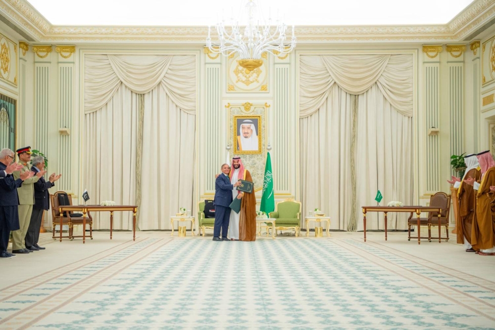 السعودية وباكستان تعلنان توقيع اتفاقية دفاع استراتيجي مشترك