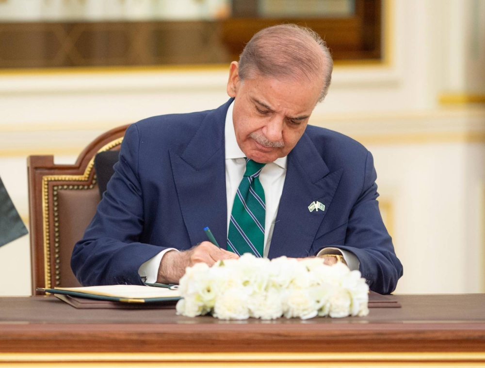 السعودية وباكستان تعلنان توقيع اتفاقية دفاع استراتيجي مشترك