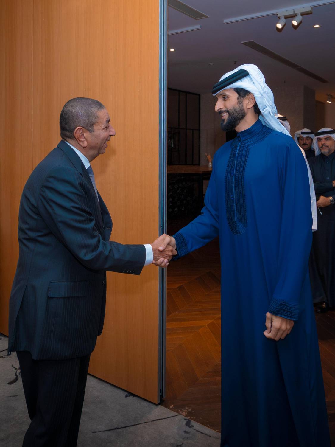 ناصر بن حمد: تعزيز التعاون الاقتصادي وتوسيع فرص الاستثمار بين البحرين وصربيا