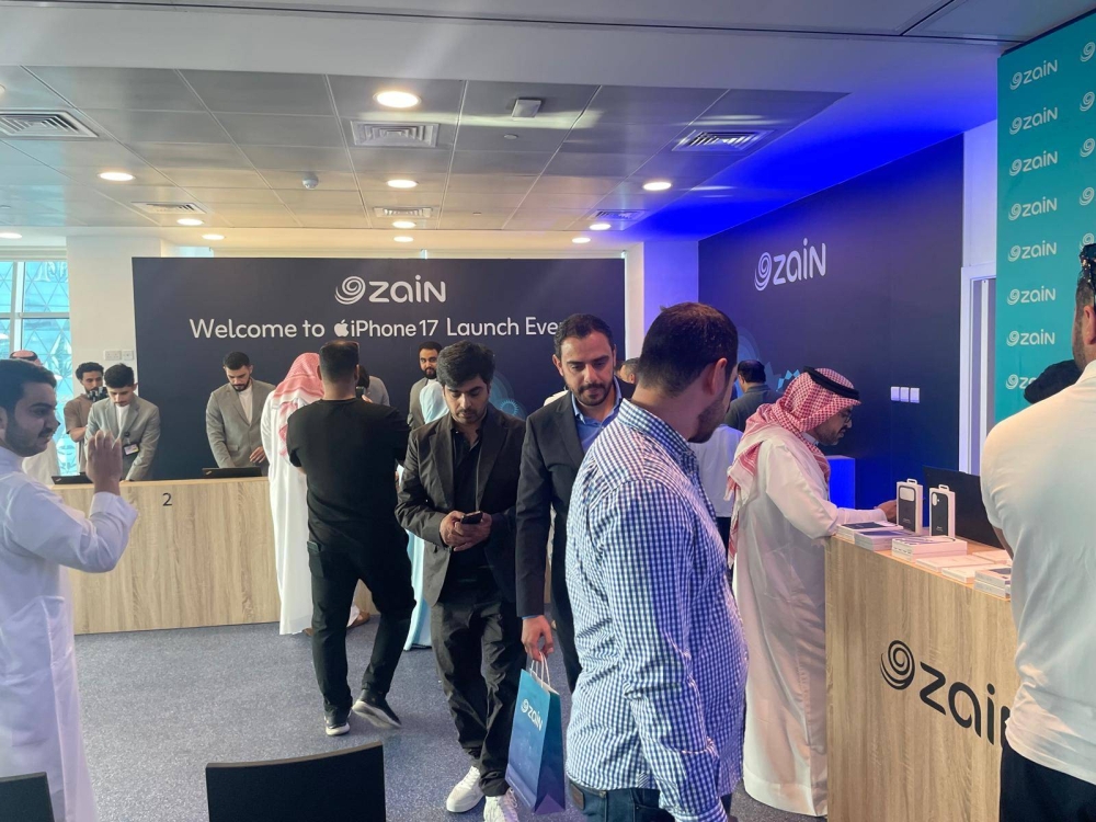 زين البحرين تطلق &laquo;آيفون 17&raquo; وسط إقبال لافت