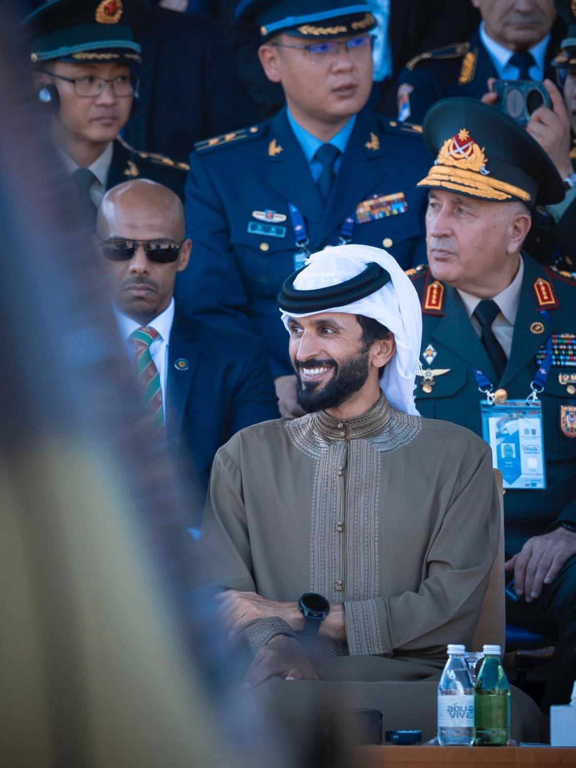 ناصر بن حمد آل خليفة يشهد العرض العسكري للقوات الصربية في بلغراد
