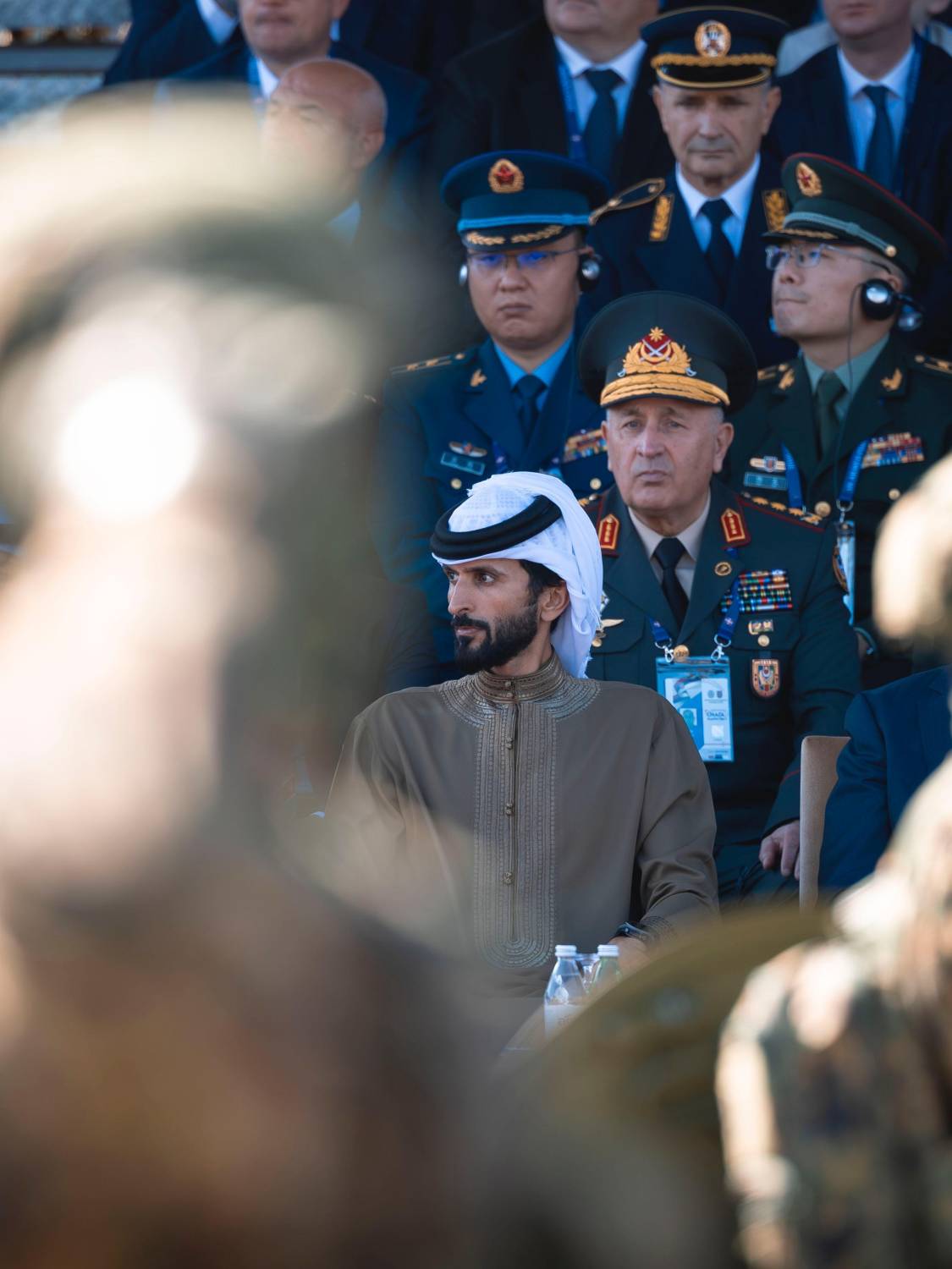 ناصر بن حمد آل خليفة يشهد العرض العسكري للقوات الصربية في بلغراد