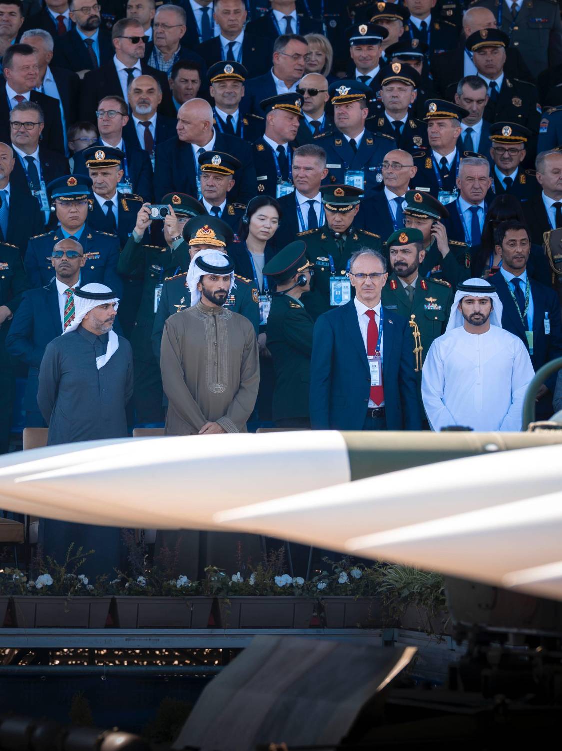 ناصر بن حمد آل خليفة يشهد العرض العسكري للقوات الصربية في بلغراد