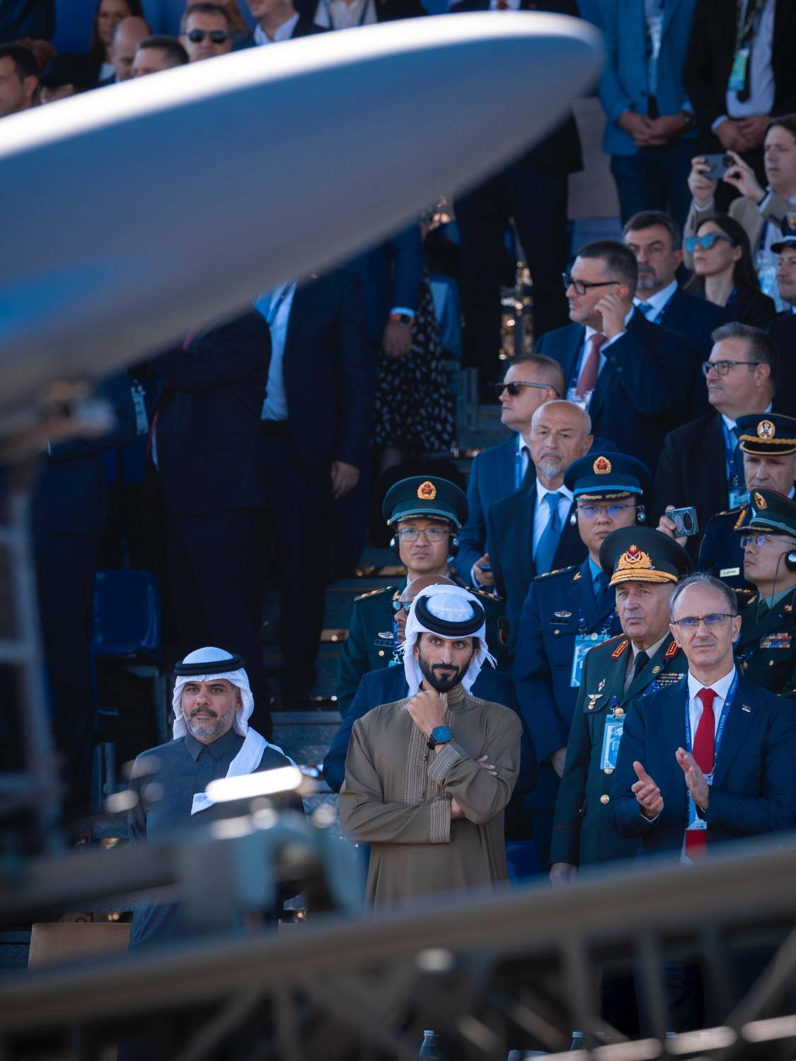 ناصر بن حمد آل خليفة يشهد العرض العسكري للقوات الصربية في بلغراد