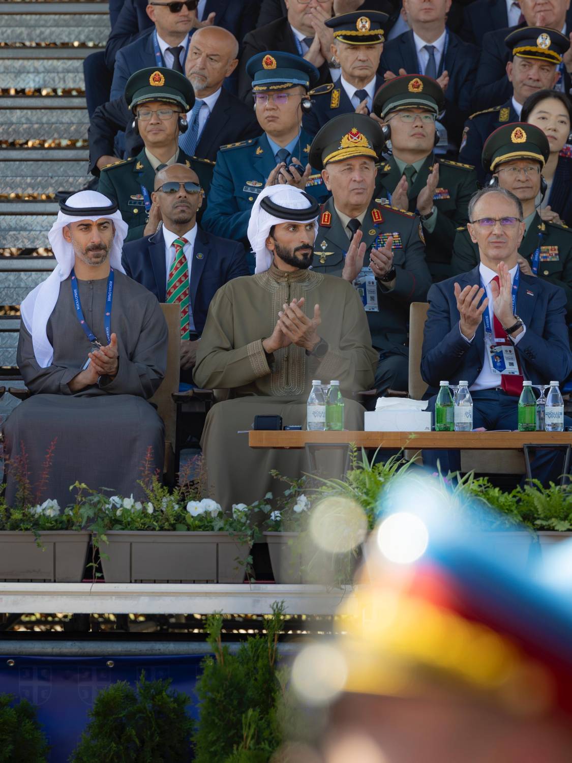 ناصر بن حمد آل خليفة يشهد العرض العسكري للقوات الصربية في بلغراد