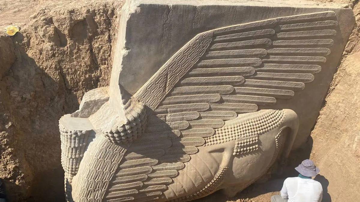بطول 6 أمتار.. أكبر ثور مجنح في تاريخ الدولة الآشورية (صور)
