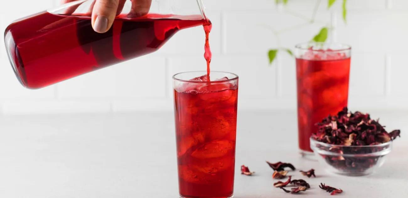 بديل المشروبات الغازية الممنوع للحامل.. ما هي فوائد عصير الكركديه؟