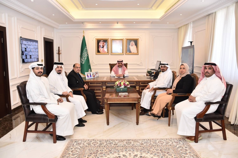 سفير السعودية  للبحرينيين عبر &laquo;الوطن&raquo;: أنا واحد منكم وفخور بأني منكم