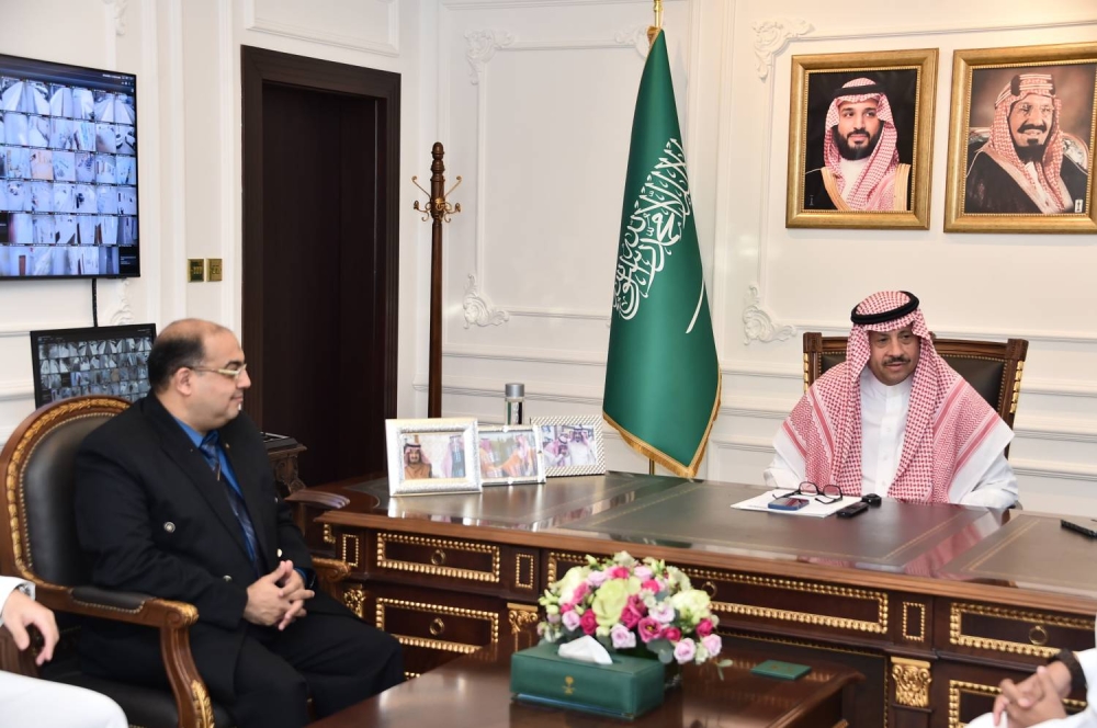 سفير السعودية  للبحرينيين عبر &laquo;الوطن&raquo;: أنا واحد منكم وفخور بأني منكم