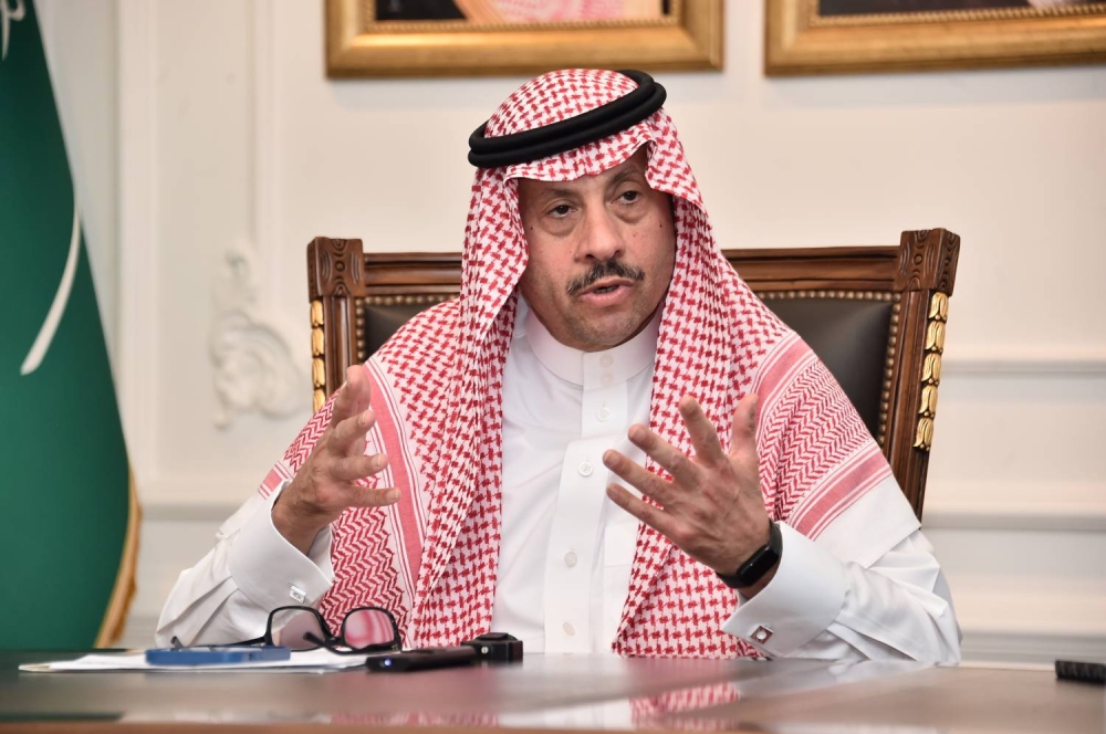 سفير السعودية  للبحرينيين عبر &laquo;الوطن&raquo;: أنا واحد منكم وفخور بأني منكم