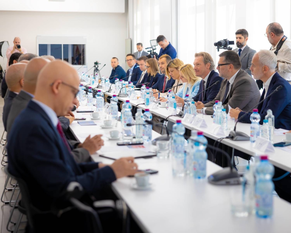 اجتماع بحريني&ndash;صربي يبحث تعزيز التعاون الاقتصادي والتجاري في قطاعات متعددة