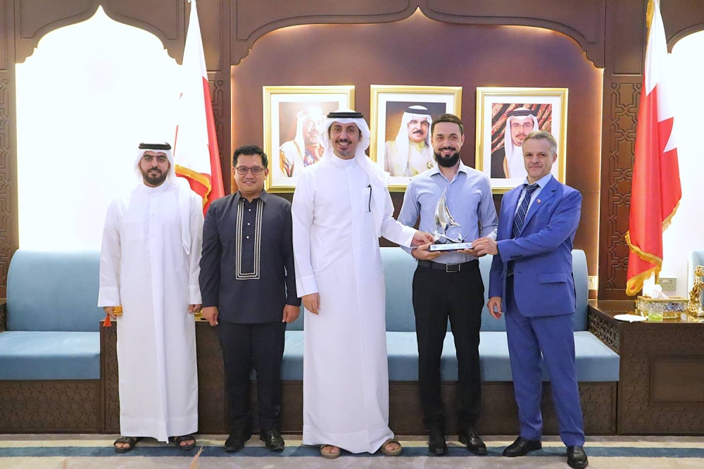 &laquo;الموروث&raquo; تكرم الفائزين في مسابقات موسم ناصر بن حمد البحري