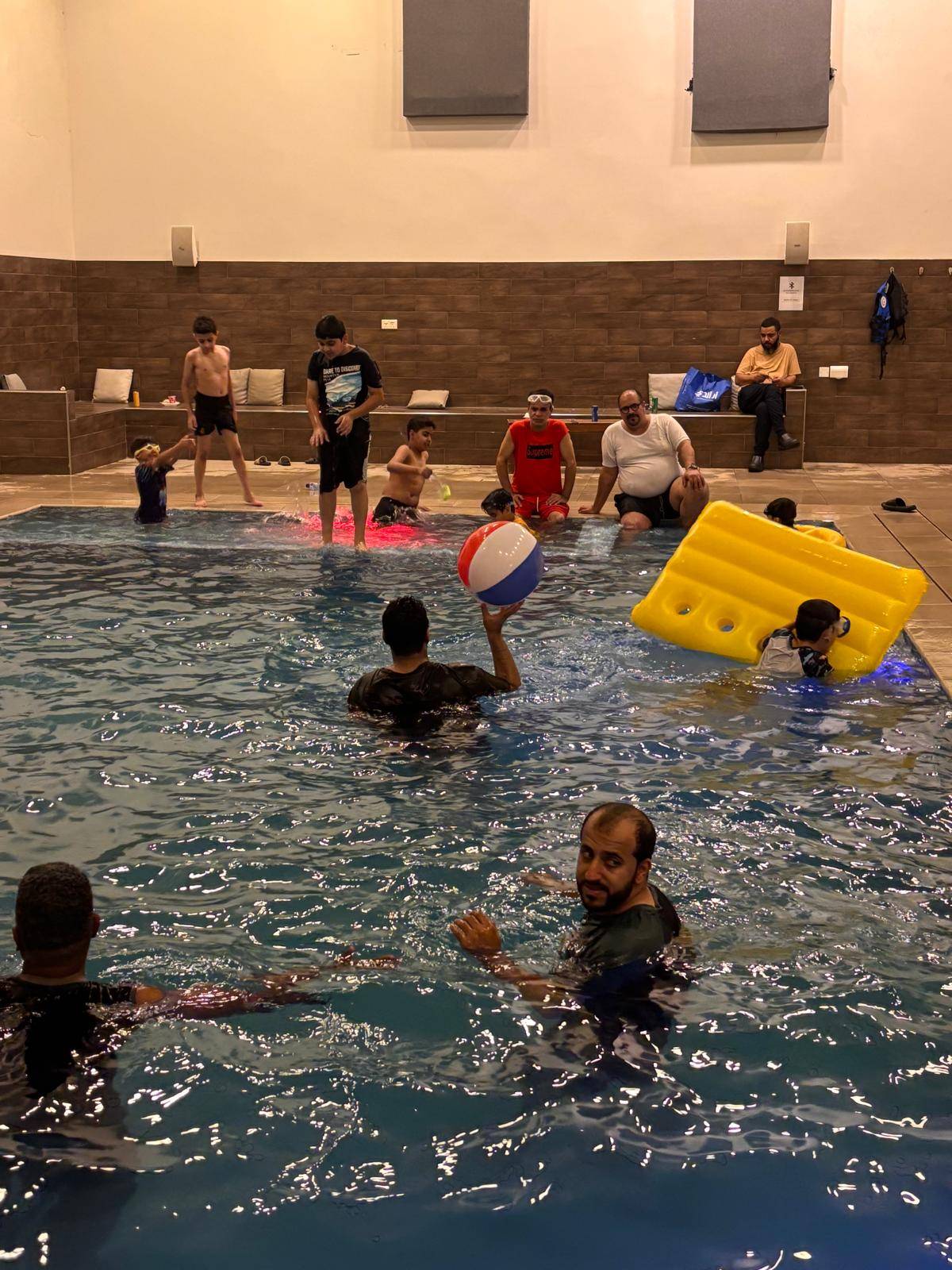 نقابة عمال أسري تنظم فعاليتها السنوية (بركة السباحة) بمشاركة واسعة من العمال وأبنائهم والنقابيين والمتقاعدين