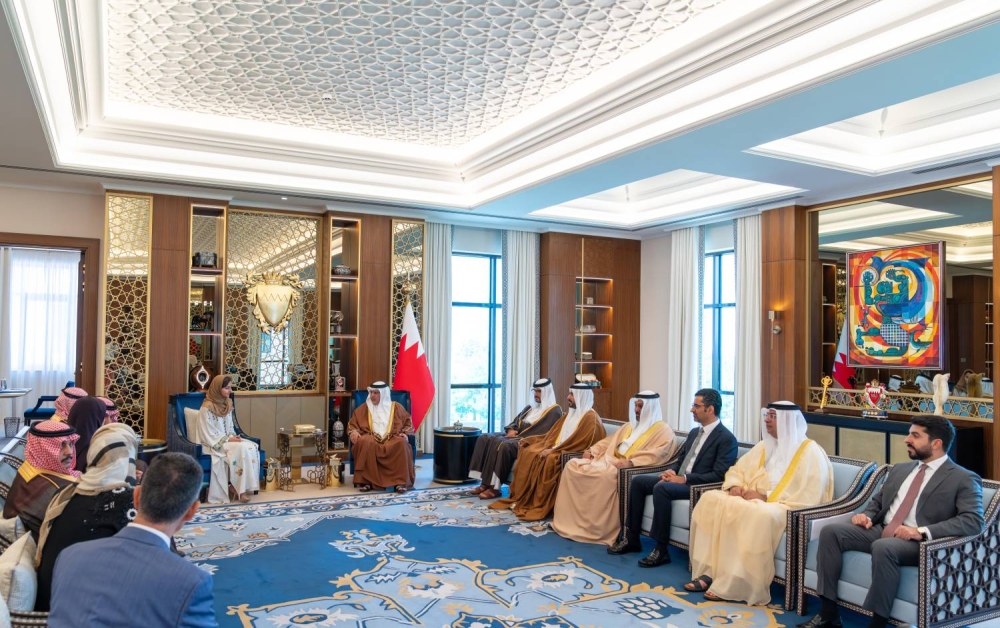 ولي العهد رئيس الوزراء يلتقي المدير التنفيذي للمجلس الدولي للتمور سارة بنت بندر آل سعود