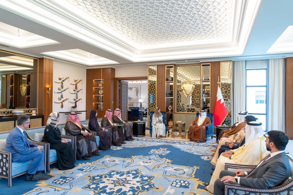 ولي العهد رئيس الوزراء يلتقي المدير التنفيذي للمجلس الدولي للتمور سارة بنت بندر آل سعود