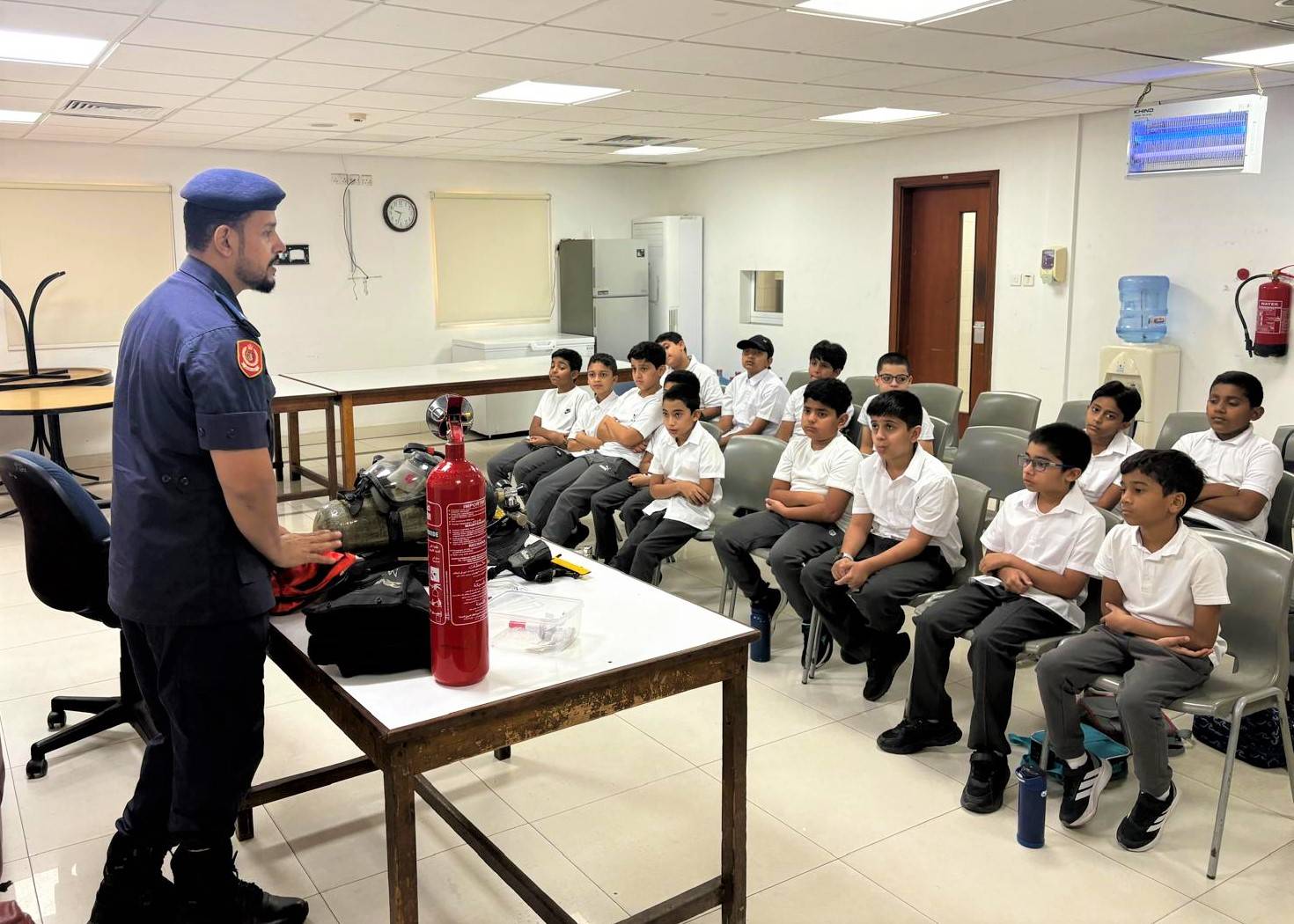 وزارة التربية والتعليم تبدأ برنامج الزيارات إلى معالم البحرين ومؤسساتها