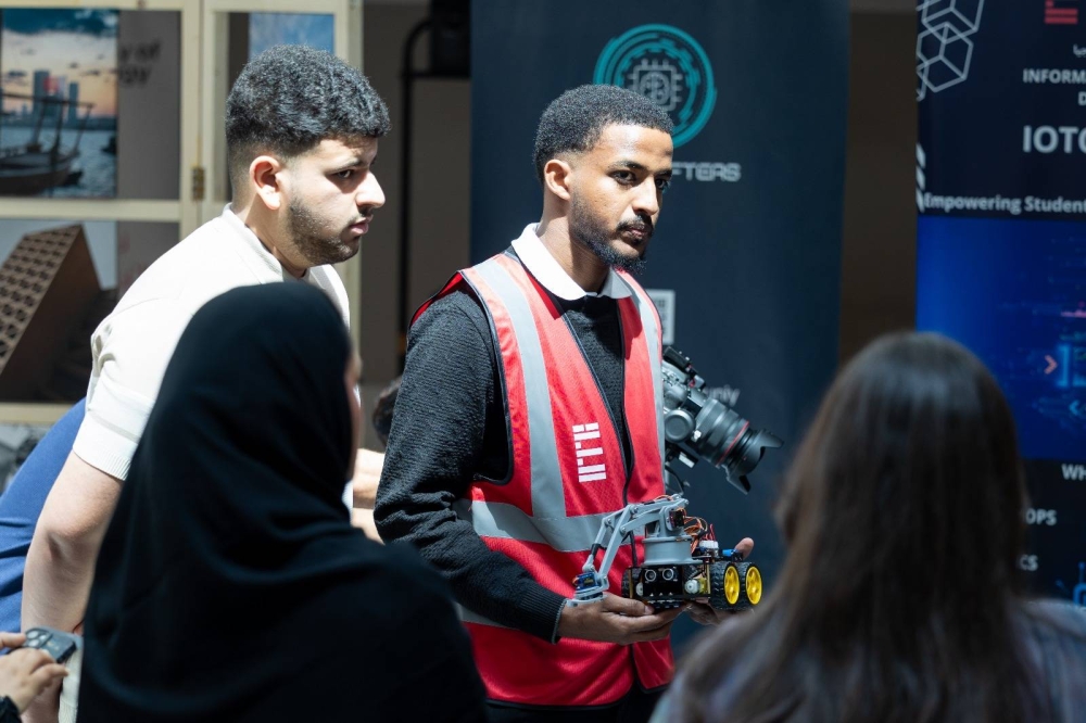 جامعة البحرين للتكنولوجيا تطلق عامها الأكاديمي وتحتفي بطلبتها الجدد