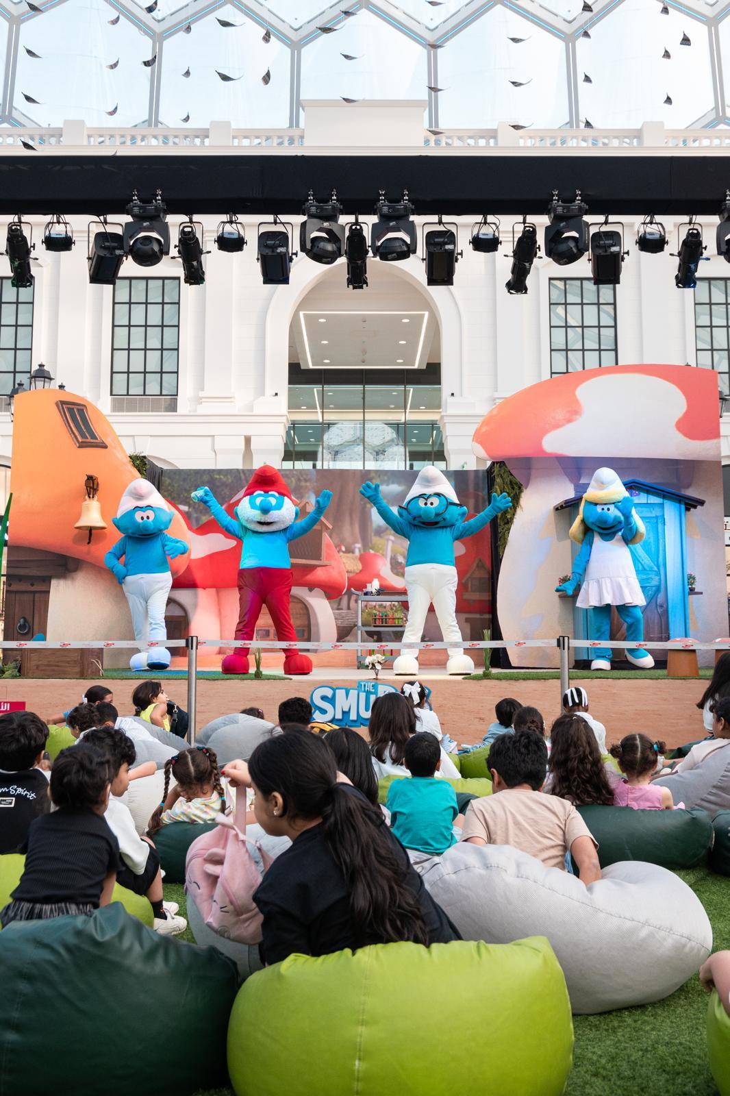 &laquo;الأفنيوز البحرين&raquo; يقدم مهرجان السنافر في أجواء مليئة بالفرح