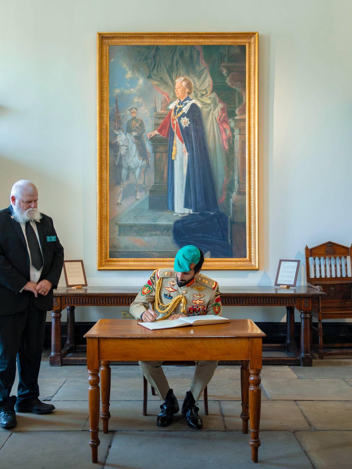 ناصر بن حمد : اتفاقية التعاون مع المملكة المتحدة خطوه نوعية في تبادل الخبرات التي تصب في تطوير الكوادر العسكرية