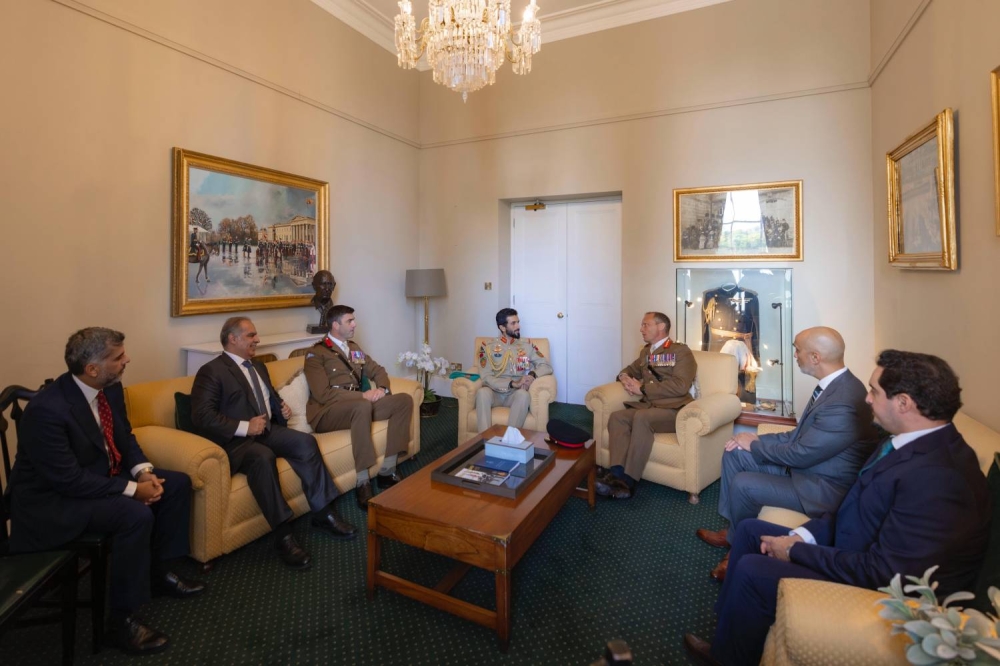 ناصر بن حمد : اتفاقية التعاون مع المملكة المتحدة خطوه نوعية في تبادل الخبرات التي تصب في تطوير الكوادر العسكرية