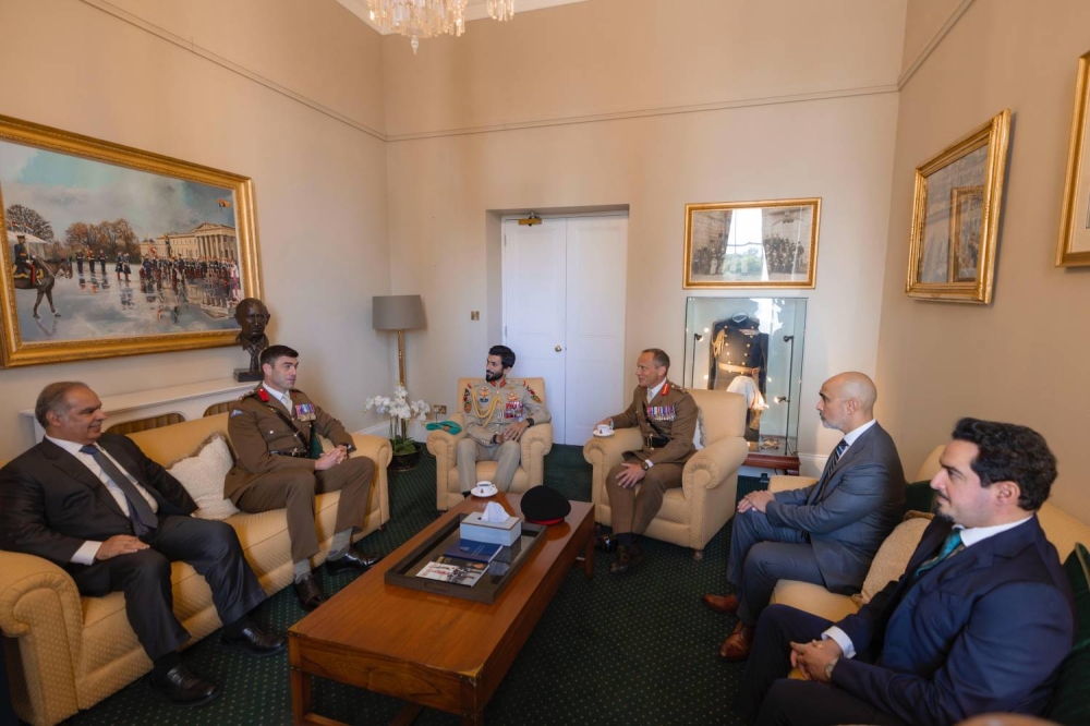 ناصر بن حمد : اتفاقية التعاون مع المملكة المتحدة خطوه نوعية في تبادل الخبرات التي تصب في تطوير الكوادر العسكرية