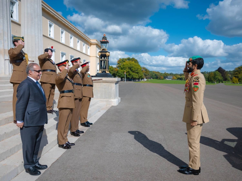 ناصر بن حمد : اتفاقية التعاون مع المملكة المتحدة خطوه نوعية في تبادل الخبرات التي تصب في تطوير الكوادر العسكرية