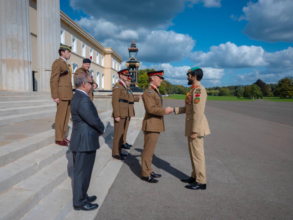 ناصر بن حمد : اتفاقية التعاون مع المملكة المتحدة خطوه نوعية في تبادل الخبرات التي تصب في تطوير الكوادر العسكرية