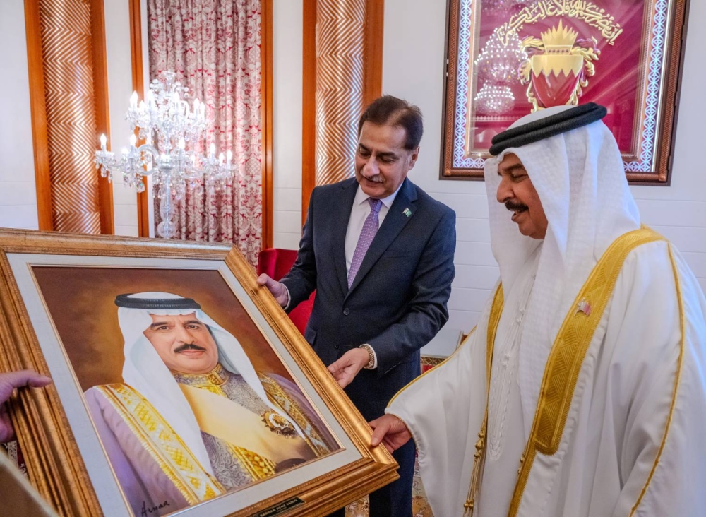 الملك يستقبل رئيس الجمعية الوطنية بجمهورية باكستان الإسلامية