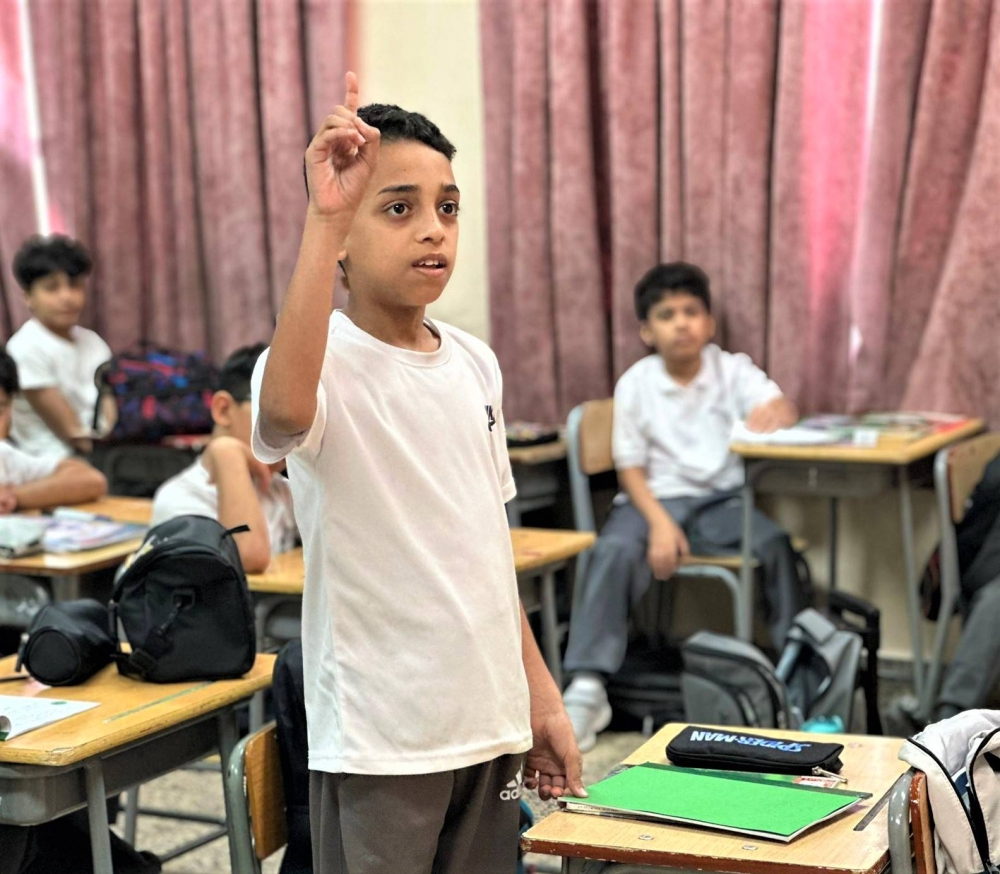 أمهات يتحدثن بفخر عن نجاح دمج أبنائهن في الصفوف العادية بمدرسة أسامة بن زيد