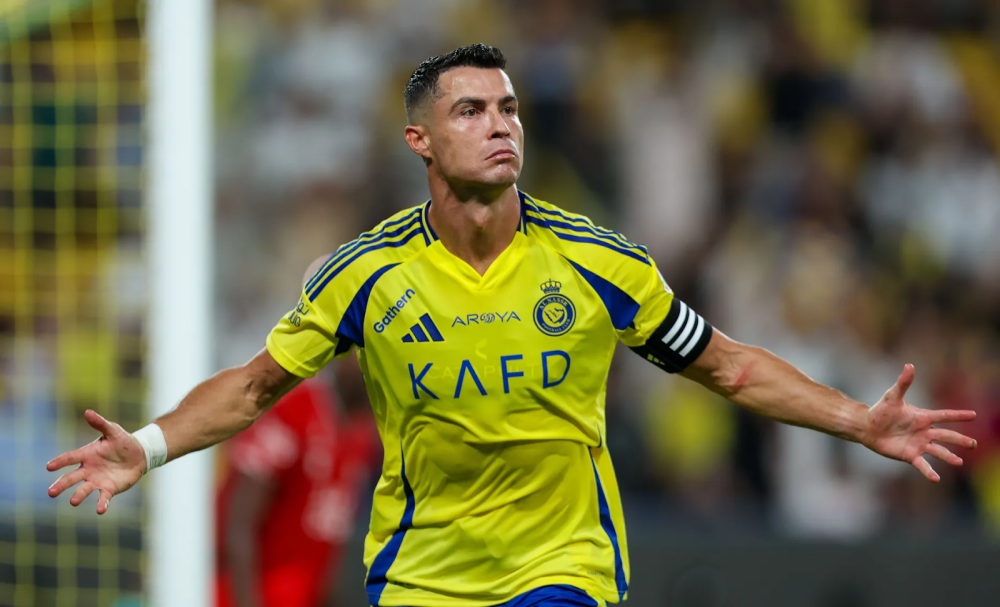 رونالدو يتفوق وميسي يلاحق في سباق الهدف 1000